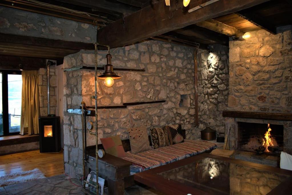 Вилла Μικρή Πέτρινη Μεζονέτα 2 Lilaia Экстерьер фото