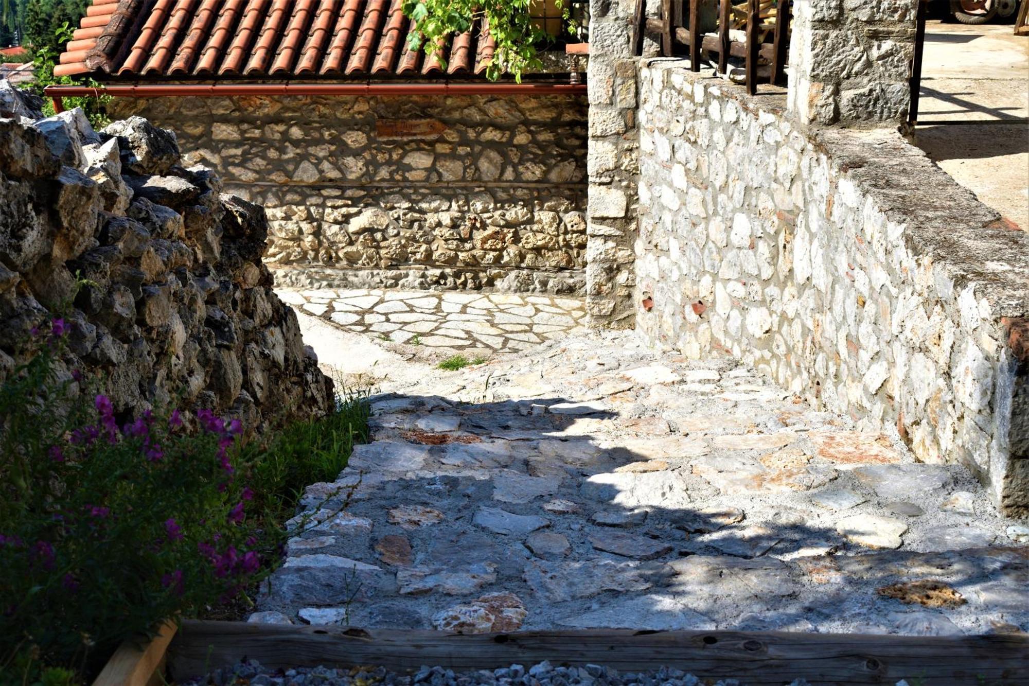 Вилла Μικρή Πέτρινη Μεζονέτα 2 Lilaia Экстерьер фото